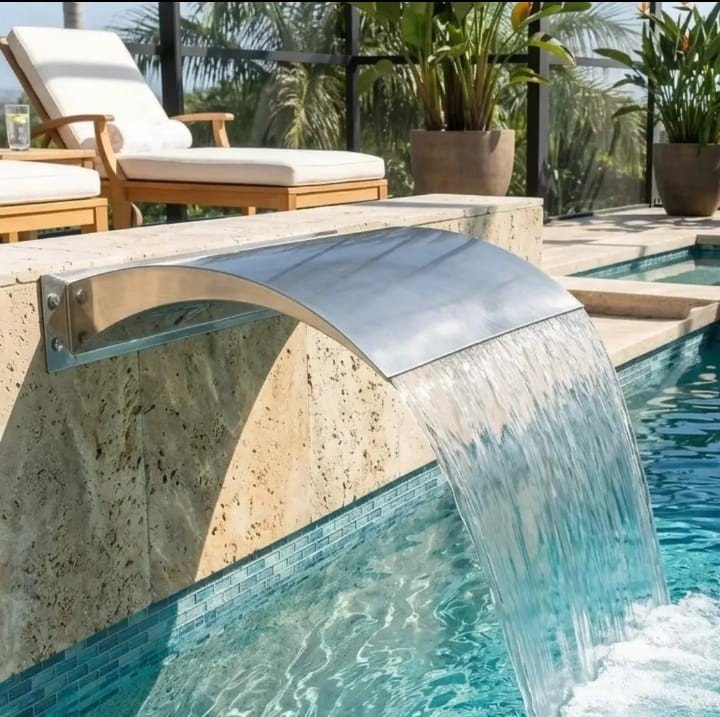 Cascata em aço inox para borda de piscina